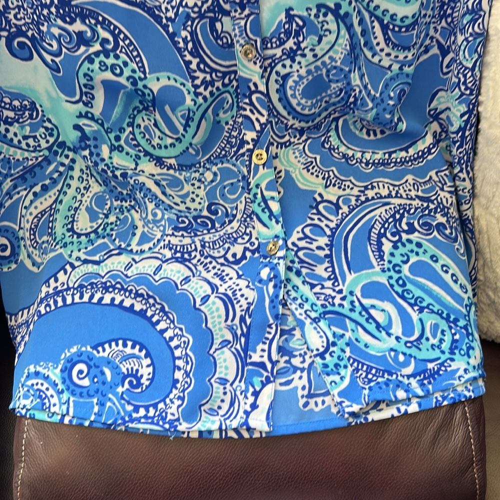 Lilly Pulitzer Women’s Long Sleeve blouse Blue & White-Size Small- Worn Once - Picture 4 of 8
